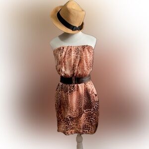 Windsor pink animal print mini. Size M .